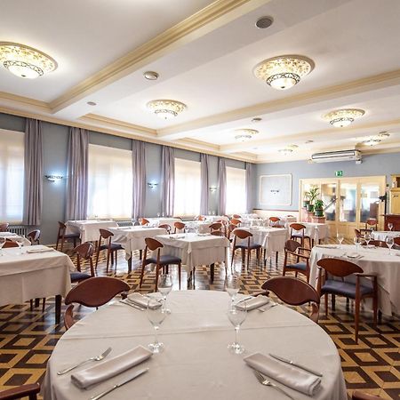 Hotel Robert La Pobla de Claramunt エクステリア 写真
