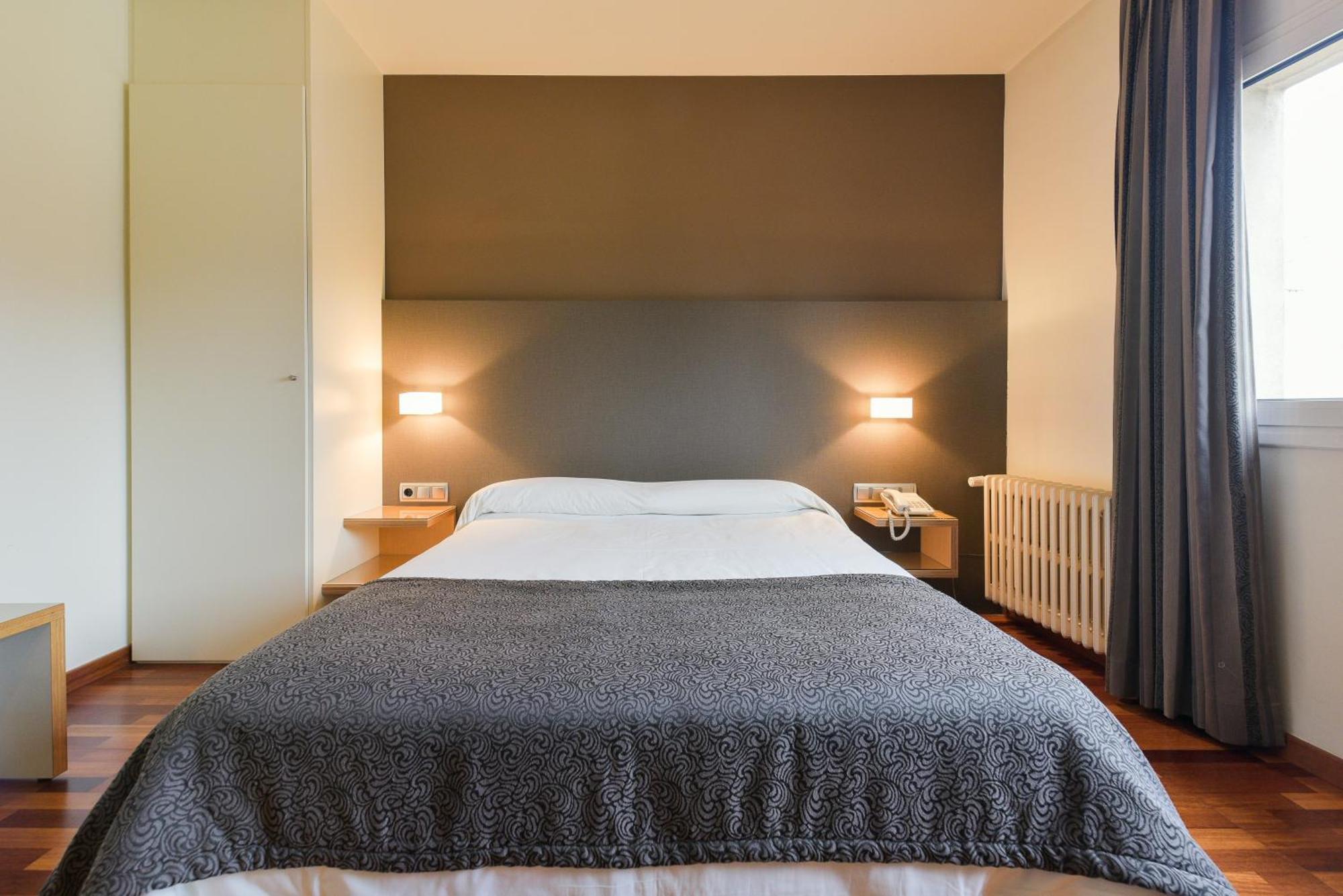 Hotel Robert La Pobla de Claramunt エクステリア 写真