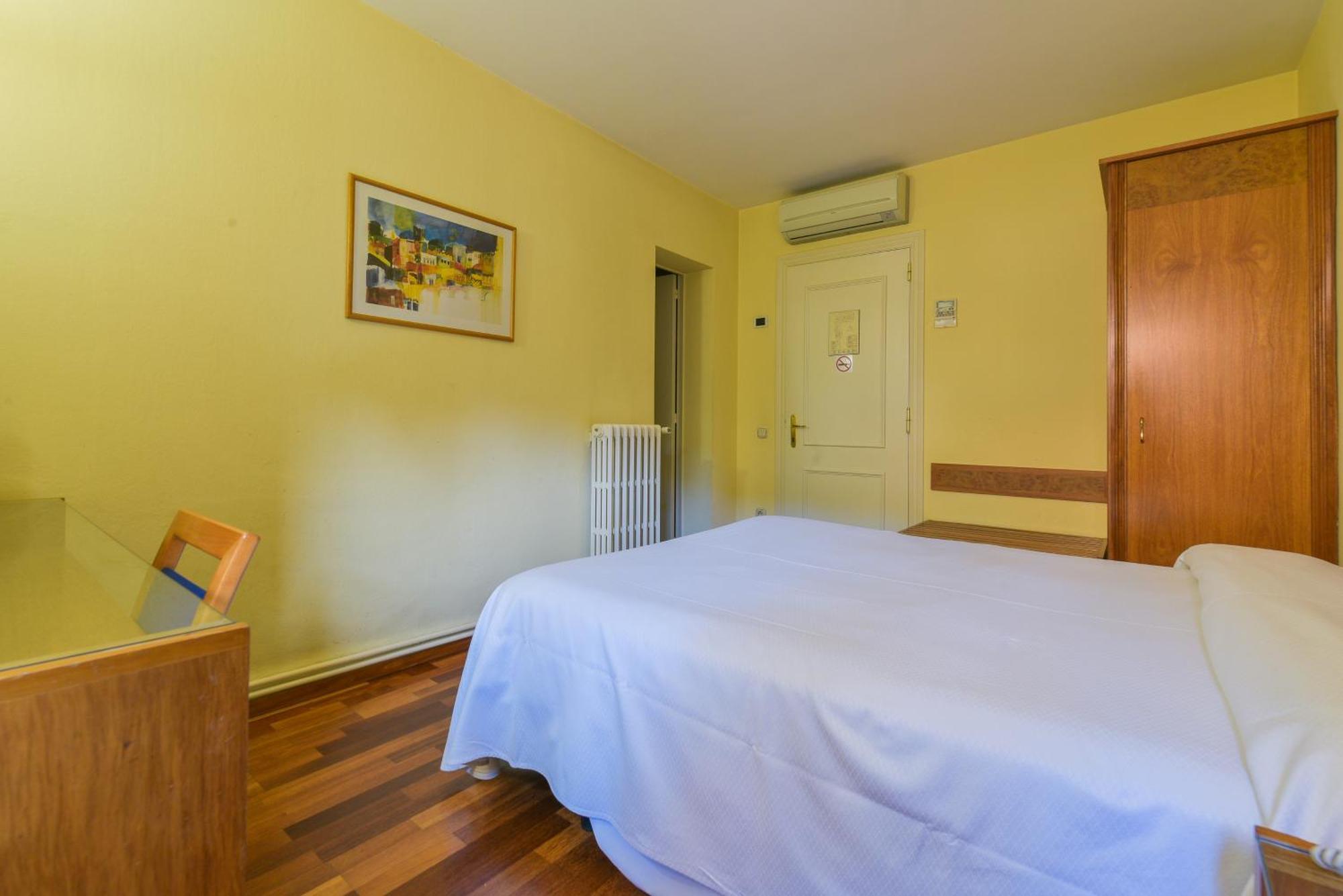 Hotel Robert La Pobla de Claramunt エクステリア 写真